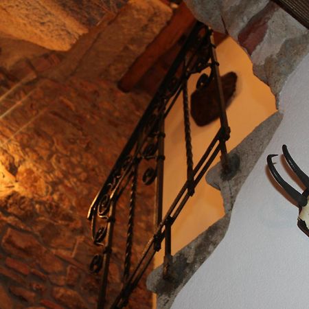 La Divina Dimora Il Castello Degli Spiriti Magni Apartman Montepescali Szoba fotó