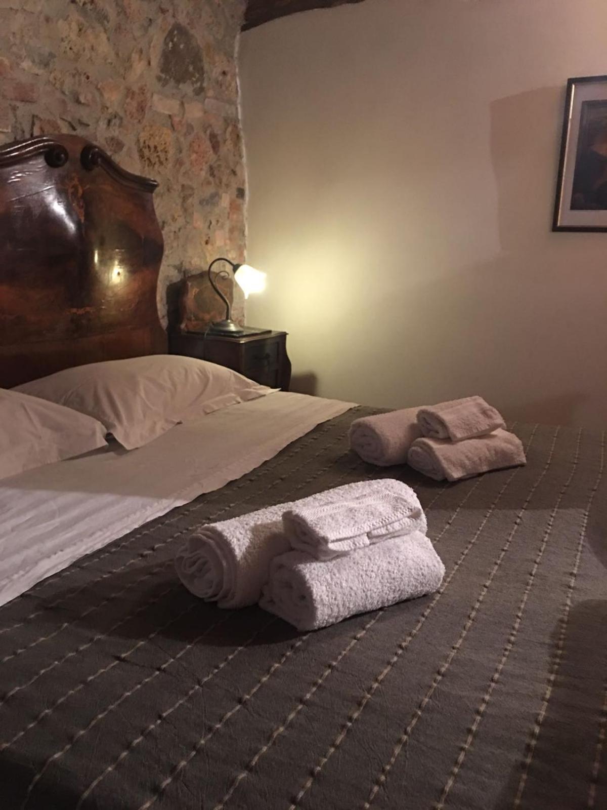 La Divina Dimora Il Castello Degli Spiriti Magni Apartman Montepescali Kültér fotó