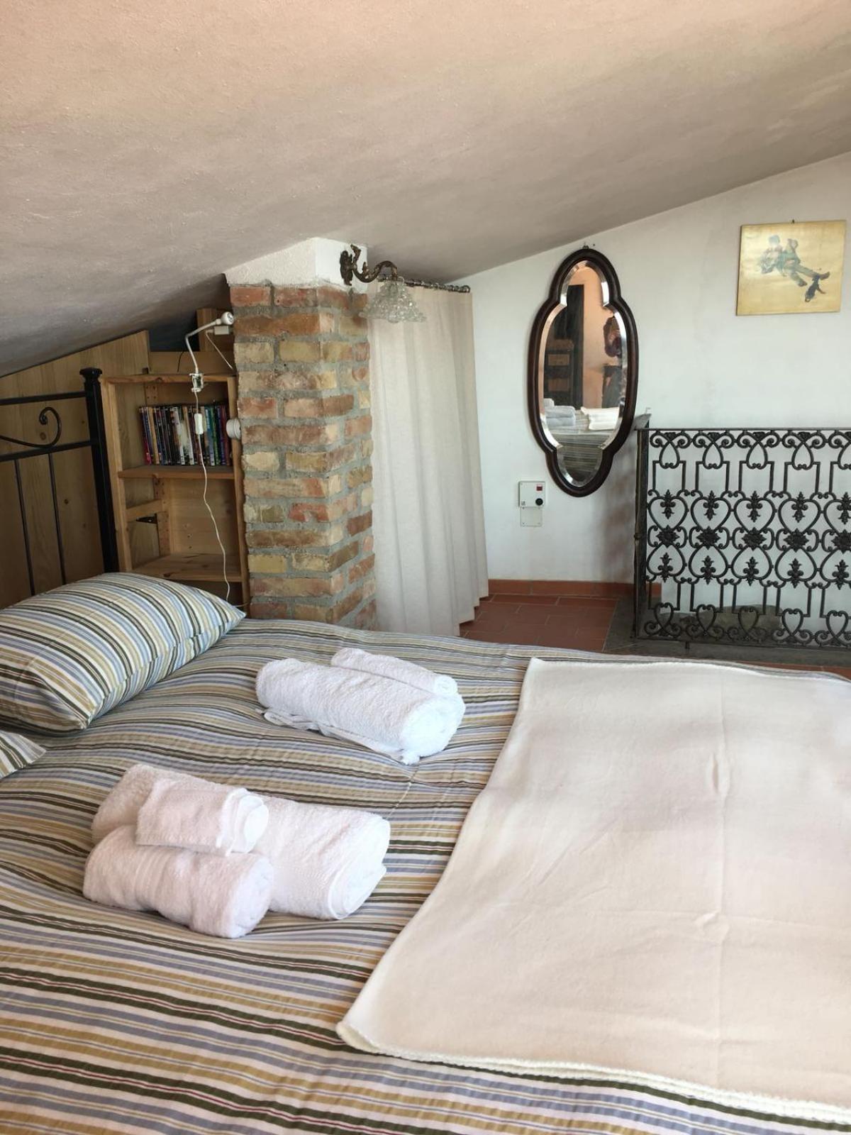 La Divina Dimora Il Castello Degli Spiriti Magni Apartman Montepescali Kültér fotó