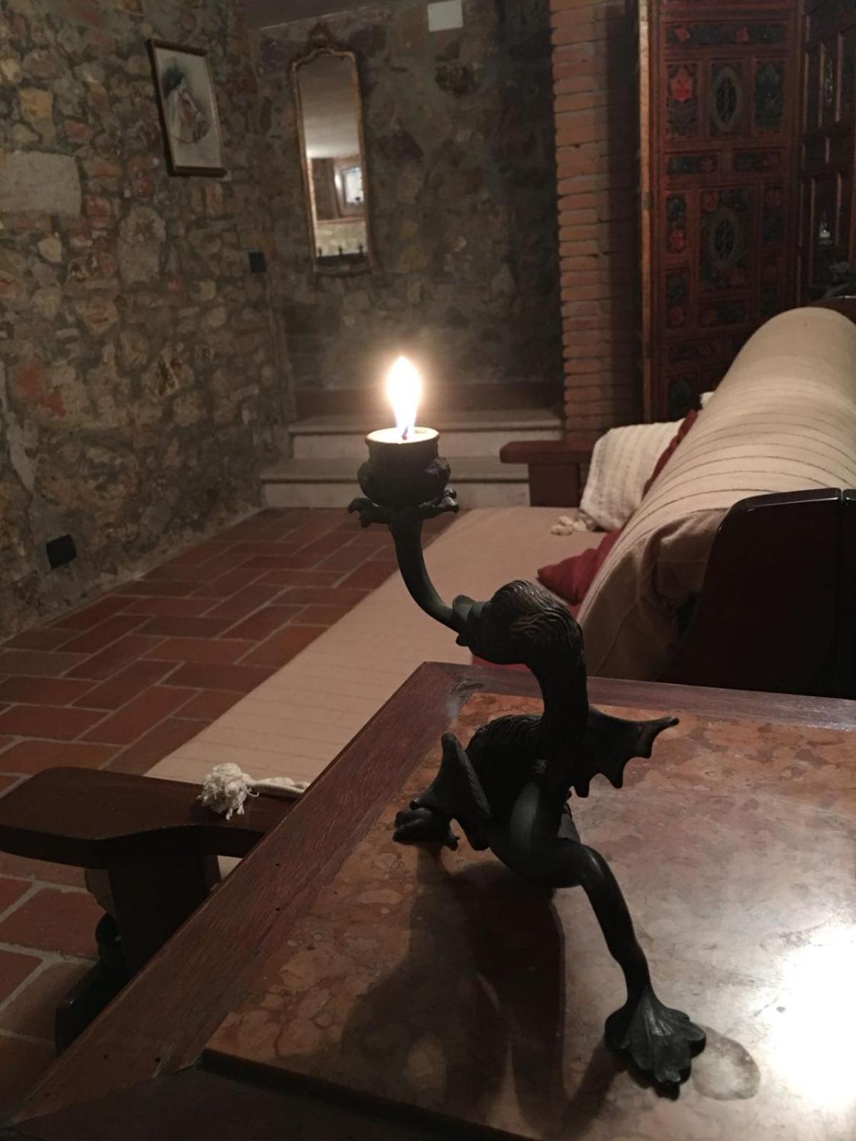 La Divina Dimora Il Castello Degli Spiriti Magni Apartman Montepescali Kültér fotó